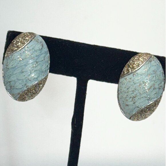 Marvella Jewelry - Vintage KMO blue sparkle clip on earrings